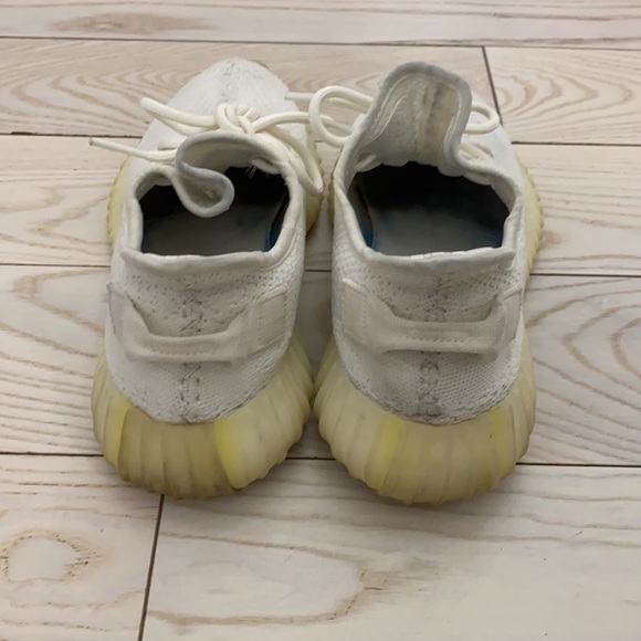 Adidas Yeezy - Picture 2 of 5